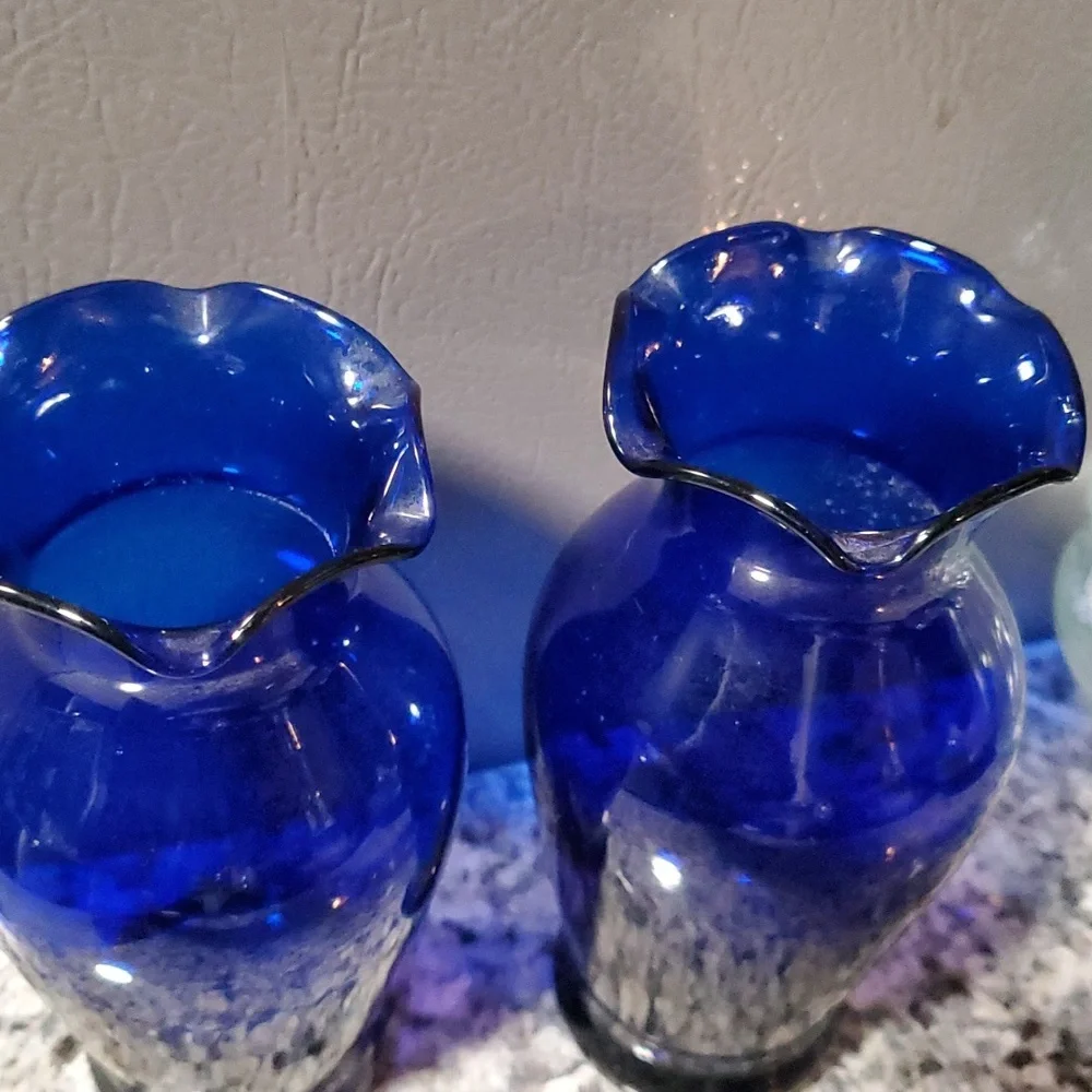Cobalt Blue Ruffle Edge  Vase - Picture 2 of 4